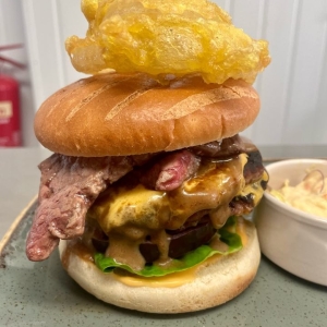 399898182_1016237749668156_8265370821182086371_n